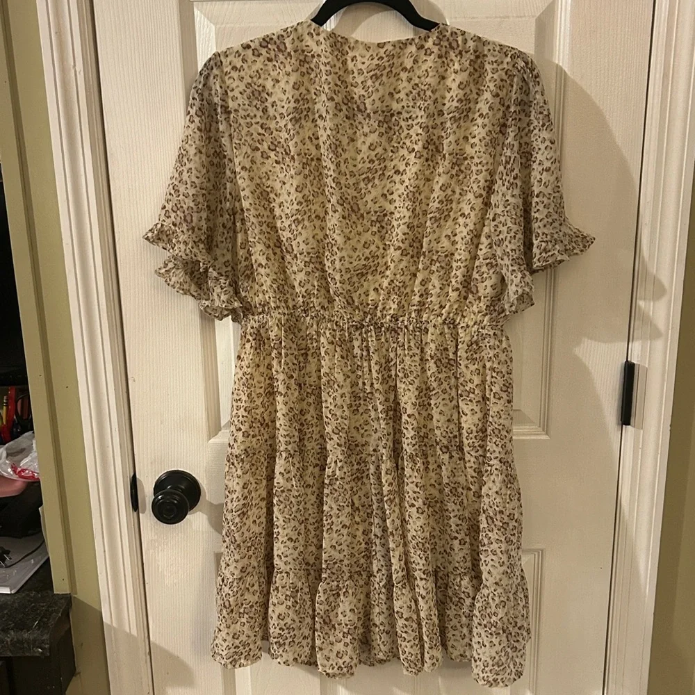 JODIFL Leopard Print V-Neck Ruffle Dress NWT - Picture 2 of 6